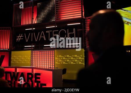 Paris, Frankreich. 17.. Juni 2022. VivaTech Logo auf der Technologie-Startups und Innovationsmesse VivaTech am 17. Mai 2022 in Paris. Foto von Raphael Lafargue/ABACAPRESS.COM Quelle: Abaca Press/Alamy Live News Stockfoto