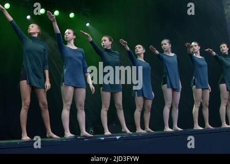 Letzte Tanzshow für das Akademiejahr 2022 für die TANZSCHULE ABSEITS DES JAZZ am Theater de Verdure, Nizza, Frankreich. Juni 11. 2022 - FAMA © Fausto Marci Stockfoto