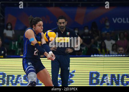 Brasilia, Brasilien. 17.. Juni 2022. DF - Brasilia - 06/17/2022 - NATIONS WOMEN'S VOLLEYBALL LEAGUE DEUTSCHLAND X ITALIEN - Degradi Alice Carlotta-Spielerin aus Italien greift während eines Spiels gegen Deutschland am Nilson Nelson Gymnasium für die Women's Volleyball Nations League 2022 an. Foto: Mateus Bonomi/AGIF/Sipa USA Quelle: SIPA USA/Alamy Live News Stockfoto