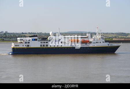 17/06/2022 Tilbury UK MS National Geographic Explorer ist ein kleines 112m-Zoll-Kreuzschiff (367ft), das 1882 mit Kabinenplatz für 148 Gäste gestartet wurde Stockfoto