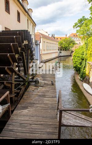Ein Foto für die historische Wassermühle auf der Kampa Insel in Prag, Tschechische Republik. Stockfoto