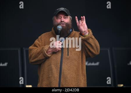 Schauspieler Brian Blessed auf der Bühne des Bloodstock Open Air, Catton Hall, am 15.. August 2021 mit der Vorstellung der britischen Heavy Metal Band Saxon. Mit: Brian Blessed wo: Derbyshire, Großbritannien Wann: 15 Aug 2021 Credit: Graham Finney/WENN Stockfoto