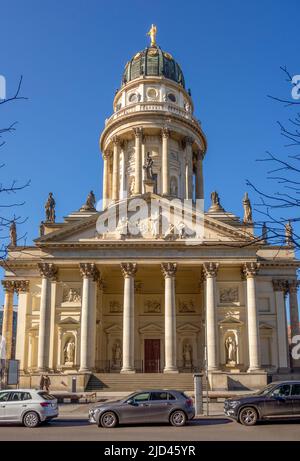 Landschaft rund um die Neue Kirche in Berlin, der Hauptstadt und größten Stadt Deutschlands Stockfoto