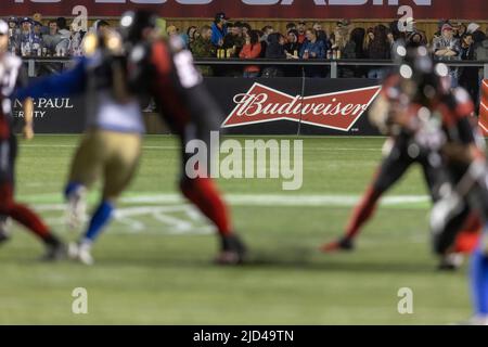 Ottawa, Kanada. 17 Juni 2022 in einer regulären Saison Canadian Football League (CFL) Spiel zwischen den Windnepeg Blue Bombers und den Ottawa Redblacks. Quelle: Sean Burges/Alamy Live News Stockfoto