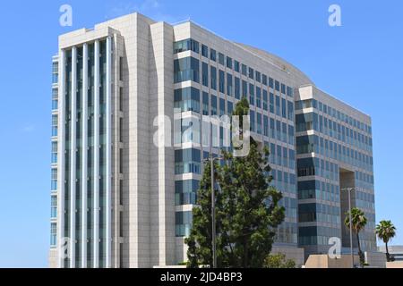 SANTA ANA, KALIFORNIEN - 17. JUNI 2022: Das Ronald Reagan Federal Courthouse. Stockfoto