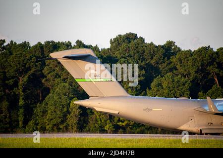 Eine McCord Air Force Base C-17 auf dem Charleston Air Force Base Stockfoto