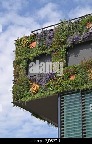 Almere, Niederlande - 17. Juni 2022: Gebäude 'Let the City live' Stockfoto