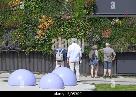 Almere, Niederlande - 17. Juni 2022: Gebäude 'Let the City live' Stockfoto