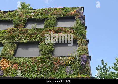 Almere, Niederlande - 17. Juni 2022: Gebäude 'Let the City live' Stockfoto