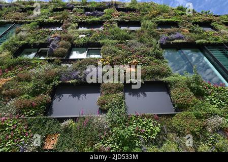 Almere, Niederlande - 17. Juni 2022: Gebäude 'Let the City live' Stockfoto