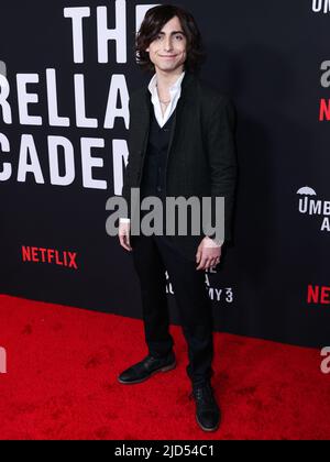 WEST HOLLYWOOD, LOS ANGELES, KALIFORNIEN, USA - 17. JUNI: Der amerikanische Schauspieler Aidan Gallagher kommt zur Weltpremiere von Netflix's 'The Umbrella Academy' Saison 3, die am 17. Juni 2022 im Londoner West Hollywood in Beverly Hills in West Hollywood, Los Angeles, Kalifornien, USA, stattfand. (Foto von Xavier Collin/Image Press Agency) Stockfoto