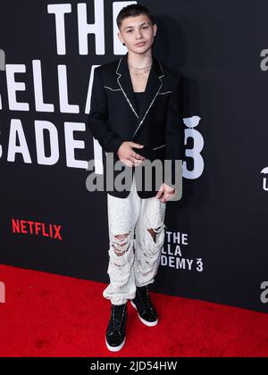 WEST HOLLYWOOD, LOS ANGELES, KALIFORNIEN, USA - 17. JUNI: Der amerikanische Schauspieler Javon Walton kommt zur Weltpremiere von Netflix's "The Umbrella Academy"-Saison 3, die am 17. Juni 2022 im Londoner West Hollywood in Beverly Hills in West Hollywood, Los Angeles, Kalifornien, USA, stattfand. (Foto von Xavier Collin/Image Press Agency) Stockfoto