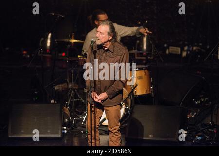 Robert Plant tritt bei Einem Konzert für Bert Jansch beim Celtic Connections Festival in der Glasgow Royal Concert Hall am 1.. Februar 2016 in Glasgow, Schottland, auf Stockfoto