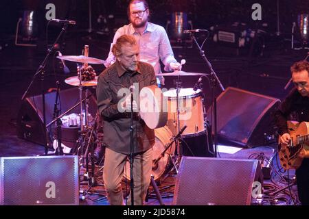 Robert Plant tritt bei Einem Konzert für Bert Jansch beim Celtic Connections Festival in der Glasgow Royal Concert Hall am 1.. Februar 2016 in Glasgow, Schottland, auf Stockfoto