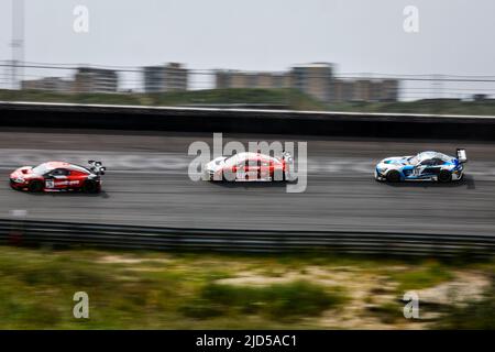 Zandvoort, Niederlande. 18.. Juni 2022. 12 Drudi Mattia (ita), Ghiotto Luca (ita),Tresor by Car Collection, Audi R8 LMS evo II GT3, 89 Boguslavskiy Timur, Marciello Rafaele (SWI), AKKODIS ASP Team, Mercedes-AMG GT3, Action während der Fanatec GT World Challenge Europe 5., die von AWS 2022 vom 17. Bis 19. 2022 auf dem Circuit Zandvoort in Zandvoort, Niederlande - Foto Julien Delfosse / DPPI Credit: DPPI Media/Alamy Live News Stockfoto