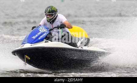 IJSBA EUROPE, JET-SKI-RENNEN 2021, in Mons, Belgien. Let's Race. Konkurrenz Kurvenfahrt mit Geschwindigkeit und viel Spray. Stockfoto
