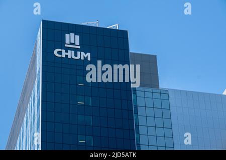 Montreal, CA - 11. Juni 2022: Zeichen des Gesundheitszentrums der Universität von Montreal (CHUM) Stockfoto