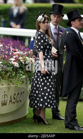 Prinzessin Beatrice während des fünften Tages von Royal Ascot auf der Pferderennbahn Ascot. Bilddatum: Samstag, 18. Juni 2022. Stockfoto