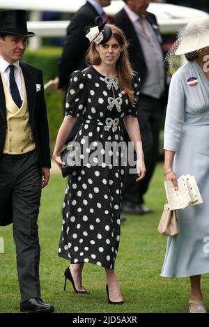 Prinzessin Beatrice und Edoardo Mapelli Mozzi während des fünften Tages von Royal Ascot auf der Pferderennbahn Ascot. Bilddatum: Samstag, 18. Juni 2022. Stockfoto