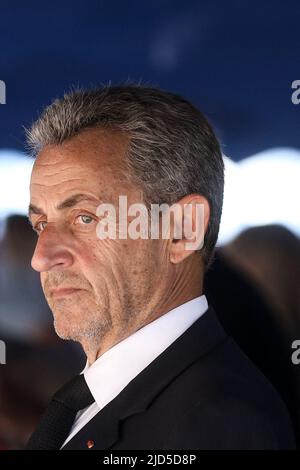 Suresne, Frankreich. 18.. Juni 2022. Nicolas Sarkozy lors de la cérémonie commémorative du 82ème anniversaire de l'Appel à la résistance du général Charles de Gaulle du 18 juin 1940, au mémorial du Mont-Valérien, à Suresne, Frankreich, le 18 juini 2022. Der französische Präsident bei einer Zeremonie anlässlich des 82.. Jahrestages des Widerstands von General Charles de Gaulle am 18. Juni 1940 auf der Gedenkstätte Mont Valerien in Suresnes bei Paris, Frankreich, am 18. Juni 2022. Foto von Stephane Lemouton/Pool/ABACAPRESS.COM Quelle: Abaca Press/Alamy Live News Stockfoto