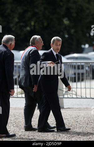 Suresne, Frankreich. 18.. Juni 2022. Nicolas Sarkozy lors de la cérémonie commémorative du 82ème anniversaire de l'Appel à la résistance du général Charles de Gaulle du 18 juin 1940, au mémorial du Mont-Valérien, à Suresne, Frankreich, le 18 juini 2022. Der französische Präsident bei einer Zeremonie anlässlich des 82.. Jahrestages des Widerstands von General Charles de Gaulle am 18. Juni 1940 auf der Gedenkstätte Mont Valerien in Suresnes bei Paris, Frankreich, am 18. Juni 2022. Foto von Stephane Lemouton/Pool/ABACAPRESS.COM Quelle: Abaca Press/Alamy Live News Stockfoto