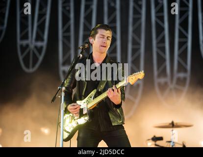 KINROSS, Schottland - 13. JULI: Alex Turner von Arctic Monkeys titelt am 3. Tag des T in the Park Festivals die Hauptbühne (Foto: Ross Gilmore) Stockfoto