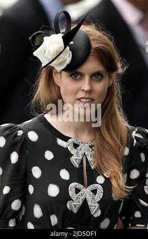 Prinzessin Beatrice während des fünften Tages von Royal Ascot auf der Pferderennbahn Ascot. Bilddatum: Samstag, 18. Juni 2022. Stockfoto