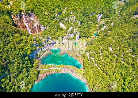 Paradies Wasserfälle der Plitvicer Seen Nationalpark Luftaufnahme, Panoramablick, Kroatien Stockfoto