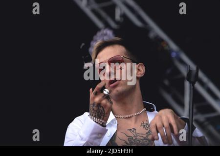 Rom, Italien. 01.. Mai 2018. Achille Lauro spielt auf der Bühne beim Primo Maggio Konzert in Rom. (Foto von Valeria Magri/SOPA Images/Sipa USA) Quelle: SIPA USA/Alamy Live News Stockfoto