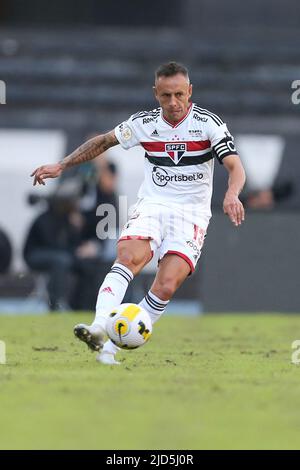 16.. Juni 2022; Estádio Nilton Santos, Rio de Janeiro, Brasilien; Brasilien A-League Football, Botafogo gegen Sao Paulo: Rafinha von Sao Paulo, Stockfoto