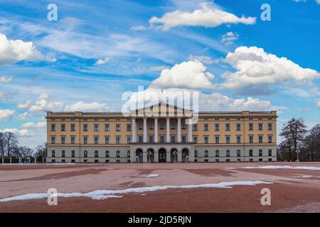 Oslo Norwegen, Winterschnee am Königspalast Stockfoto