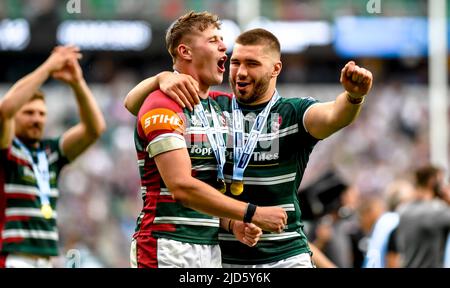 Twickenham, Großbritannien. 18.. Juni 2022. Leicester Tigers feiern den Gewinn des Gallagher Premiership Rugby Finales zwischen Leicester Tigers und Saracens am 18. Juni 2022 im Twickenham Stadium, Twickenham, Großbritannien. Foto von Phil Hutchinson. Nur zur redaktionellen Verwendung, Lizenz für kommerzielle Nutzung erforderlich. Keine Verwendung bei Wetten, Spielen oder Veröffentlichungen einzelner Clubs/Vereine/Spieler. Kredit: UK Sports Pics Ltd/Alamy Live Nachrichten Stockfoto