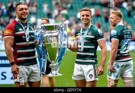 Twickenham, Großbritannien. 18.. Juni 2022. Leicester Tigers feiern den Gewinn des Gallagher Premiership Rugby Finales zwischen Leicester Tigers und Saracens am 18. Juni 2022 im Twickenham Stadium, Twickenham, Großbritannien. Foto von Phil Hutchinson. Nur zur redaktionellen Verwendung, Lizenz für kommerzielle Nutzung erforderlich. Keine Verwendung bei Wetten, Spielen oder Veröffentlichungen einzelner Clubs/Vereine/Spieler. Kredit: UK Sports Pics Ltd/Alamy Live Nachrichten Stockfoto