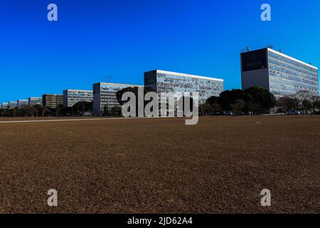 Brasilia, Distrito Federal, Brasilien. 17.. Juni 2022. Brasilia, Distrito Federal, Brasilien - 2022-06-17: Brasilia, Hauptstadt von Brasilien und wo sich der Hauptsitz der Mächte: Exekutive, Legislative und Judikative befinden. Ansicht von XXXXXXXX in Brasilia, aufgenommen am Freitag (Bildquelle: © Rodney Costa/ZUMA Press Wire) Stockfoto