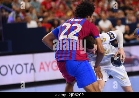 KÖLN, DEUTSCHLAND - 18. JUNI 2022: Semifinale des THW Kiel - Barca EHF FINAL4 Männer Stockfoto