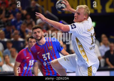 KÖLN, DEUTSCHLAND - 18. JUNI 2022: 17 Patrick Wiencek. Semifinale THW Kiel - Barca EHF FINAL4 Männer Stockfoto