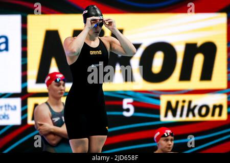 BUDAPEST, UNGARN - 18. JUNI: Tessa Giele aus den Niederlanden nimmt am 18. Juni 2022 in Budapest, Ungarn, am 4 x 100 m Freistil-Staffelfinale der Frauen während der FINA-Schwimmweltmeisterschaften in der Duna Arena Teil (Foto: Nikola Krstic/Orange Picles) Stockfoto