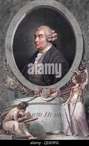 DAVID HUME, schottischer Philosoph und Historiker, mit zwei allegorischen Damen. Kolorierte Version von : 10161449 Datum: 1711 - 1776 Stockfoto