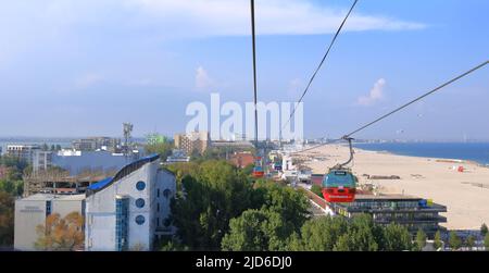 September 14 2021 - Constanta in Rumänien: Blick von der Gondel für Touristen über eine Mamaia, einem beliebten Ferienort Stockfoto