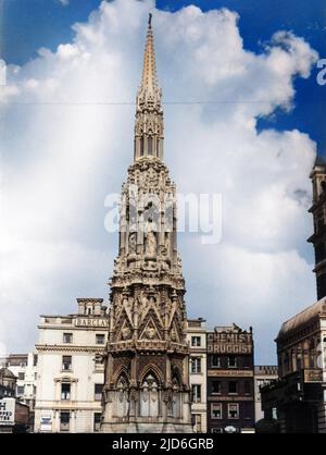 Eleanor Cross, außerhalb des Bahnhofs Charing Cross, im Zentrum von London. Eine viktorianische Replik der Kreuze, die König Edward I. in Erinnerung an seine Frau Eleanor von Kastilien errichtet hat. Kolorierte Version von : 10186158 Datum: 1863 Stockfoto