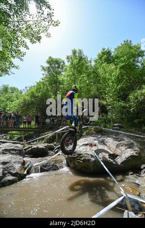 Sant Julia de Loria, Andorra . Juni 18 2022 . ​FIM TRIALGP VON ANDORRA - TAG 1 Weltmeisterschaft, FAJARDO Jeroni SHERCO in Aktion während der FIM TRI Stockfoto