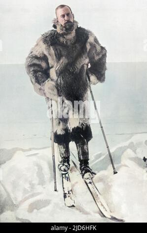 Kapitän Roald Engelbreth Gravning Amundsen (1872 - 1928), norwegischer Entdecker, in seiner Kleidung und seinen Skiern für kaltes Wetter, Antarktis, 1912. Amundsen führte die ersten Expeditionen durch die Nordwestpassage und erreichte den Südpol. Kolorierte Version von: 10217873 Datum: 1912 Stockfoto