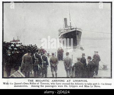 Der Ozeandampfer SS Megantic, der in Liverpool zu Beamten und einer Menschenmenge eintrifft. Die Queen-eigenen Gewehre aus Toronto, die an Armeemanövern teilnahmen, waren an Bord, zusammen mit zwei berüchtigten Passagieren, Dr. Crippen und Ethel Le Neve, die in Kanada verhaftet worden waren. Kolorierte Version von: 10419213 Datum: 1910 Stockfoto