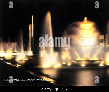 The Lake Illuminations - British Empire Exhibition - Glasgow, Schottland, (Mai - Dezember 1938). Die Ausstellung wurde von Thomas S. Tait geplant, der ein Team von neun Architekten leitete, darunter Basil Spence und Jack Coia. Kolorierte Version von: 11007158 Datum: 1938 Stockfoto