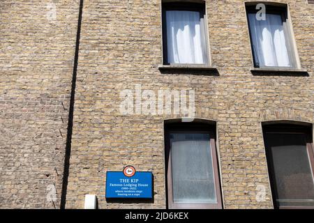 Neal's Yard ist ein entzückender Innenhof, der sich direkt an der Seven Dials hinter der Monmouth Street nördlich von Covent Garden befindet. Stockfoto