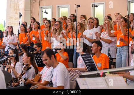 Der Chor des Mladifest 2021 Singen – das Jugendfest in Medjugorje. Stockfoto