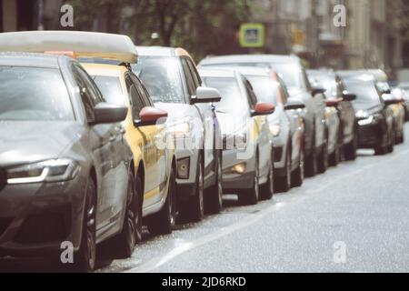 Moskau, Russland - 17. Juni 2022: Stau in Moskau. Hochwertige Fotos Stockfoto