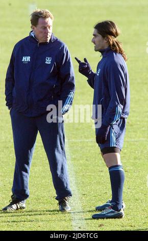 PORTSMOUTH TRAINING 27-01-06 HARRY REDKNAPP UND PEDRO MENDES PIC MIKE WALKER, 2006 Stockfoto