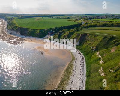 Luftaufnahme der South Landing Beech in der Nähe von Flamborough Head, North Yorkshire. Stockfoto