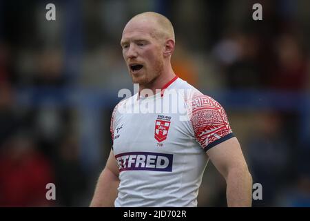 Warrington, Großbritannien. 18.. Juni 2022. Liam Farrell #11 der englischen Rugby-League-Nationalmannschaft während des Spiels in Warrington, Großbritannien am 6/18/2022. (Foto von James Heaton/News Images/Sipa USA) Quelle: SIPA USA/Alamy Live News Stockfoto